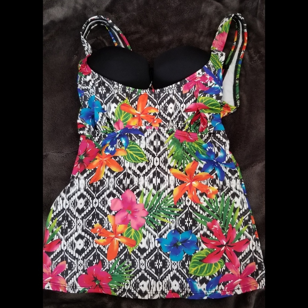 Designer sample floral tankini bra attached